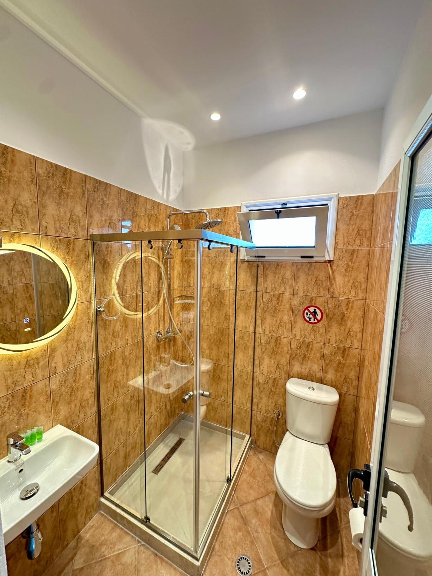 Anel Suites Vlorë Exteriör bild