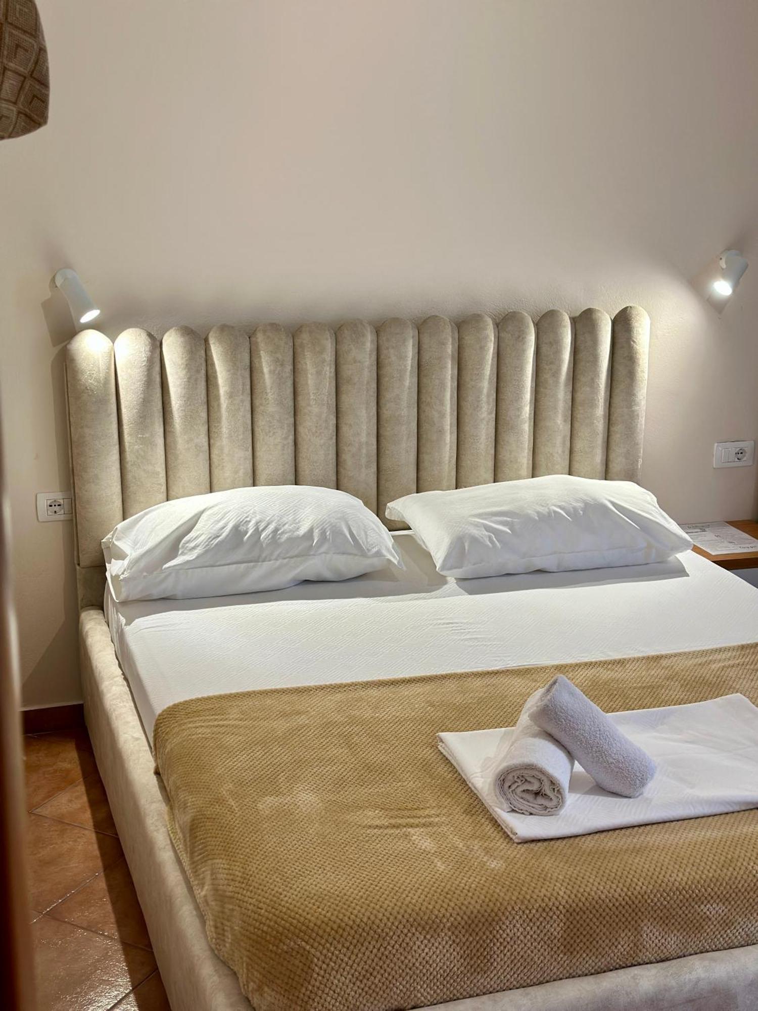 Anel Suites Vlorë Exteriör bild