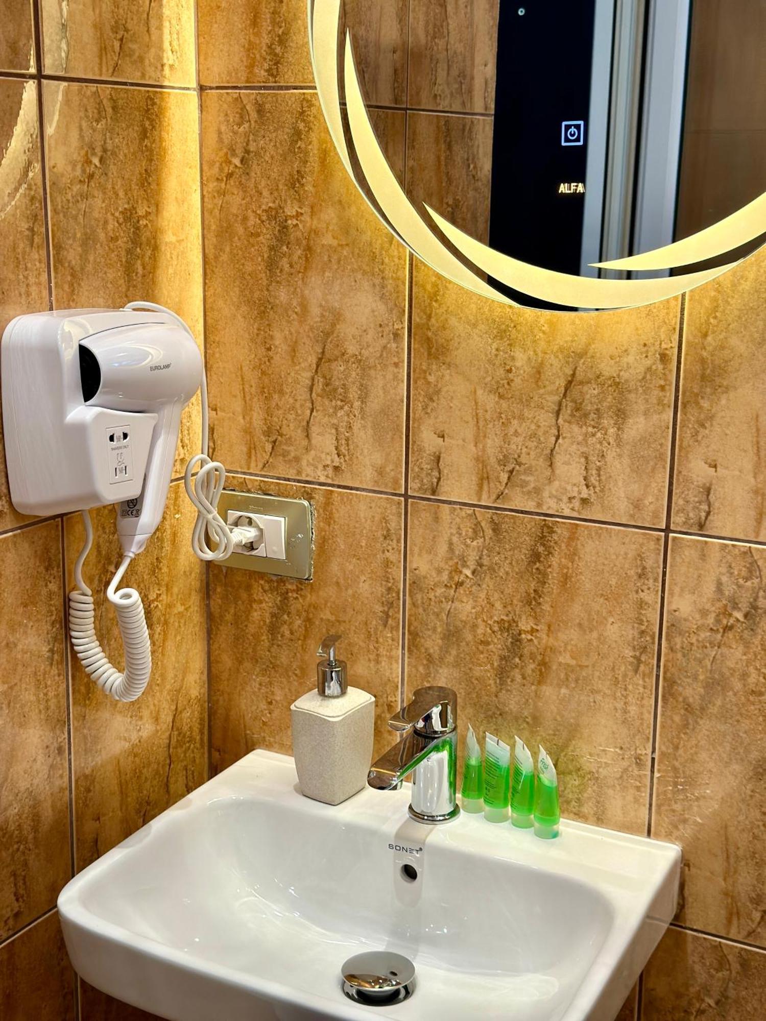 Anel Suites Vlorë Exteriör bild